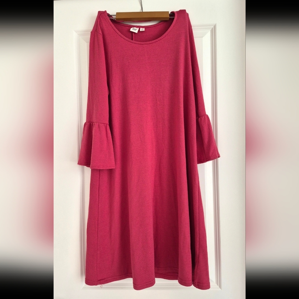 Barely woren Gap Flared Sleeve pink dress